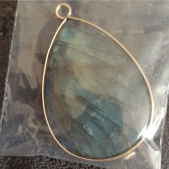 Gold edged large teardrop flash genuine labradorite pendant new natural - Picture 3 of 4